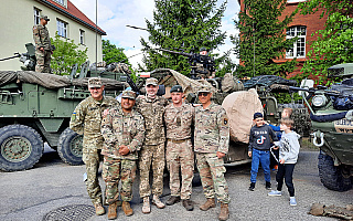 Żołnierze NATO i oficerowie z Ukrainy na pikniku wojskowym w Gołdapi